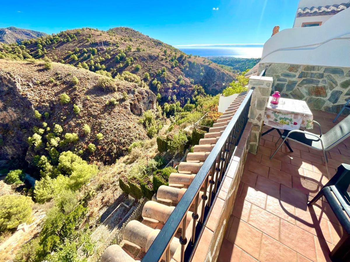 Apartamentos Axarquia , Frigiliana, Terraza Privada Con Vistas A La Montana Rio Y Al Mar Экстерьер фото