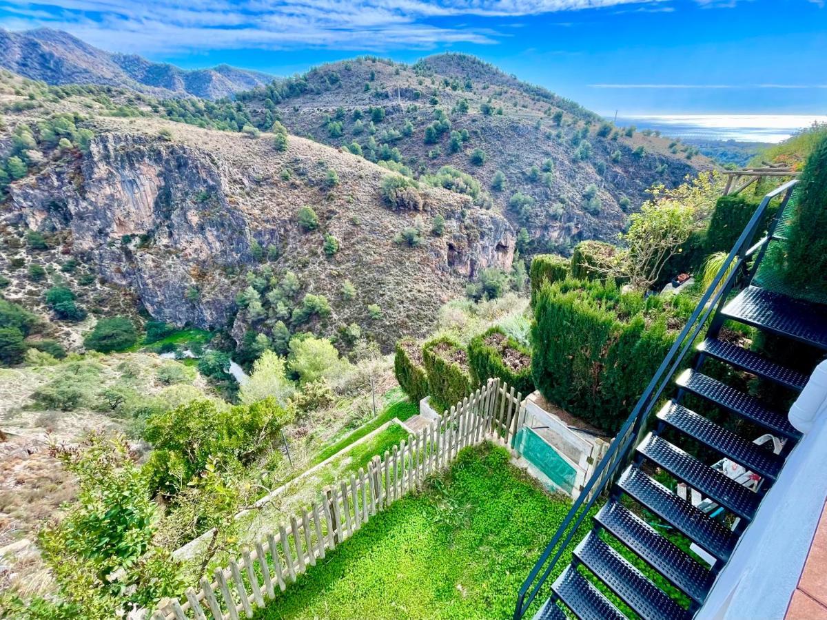 Apartamentos Axarquia , Frigiliana, Terraza Privada Con Vistas A La Montana Rio Y Al Mar Экстерьер фото
