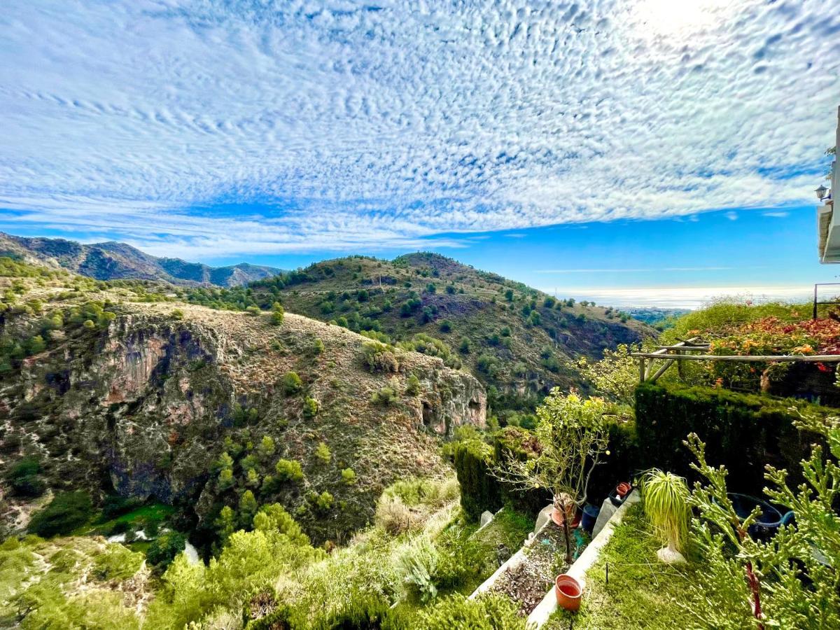 Apartamentos Axarquia , Frigiliana, Terraza Privada Con Vistas A La Montana Rio Y Al Mar Экстерьер фото