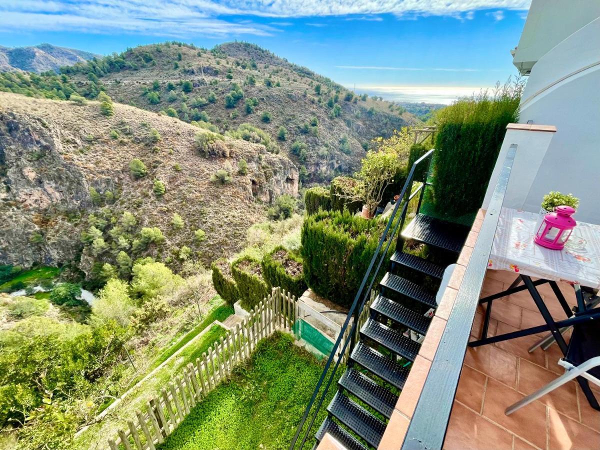 Apartamentos Axarquia , Frigiliana, Terraza Privada Con Vistas A La Montana Rio Y Al Mar Экстерьер фото