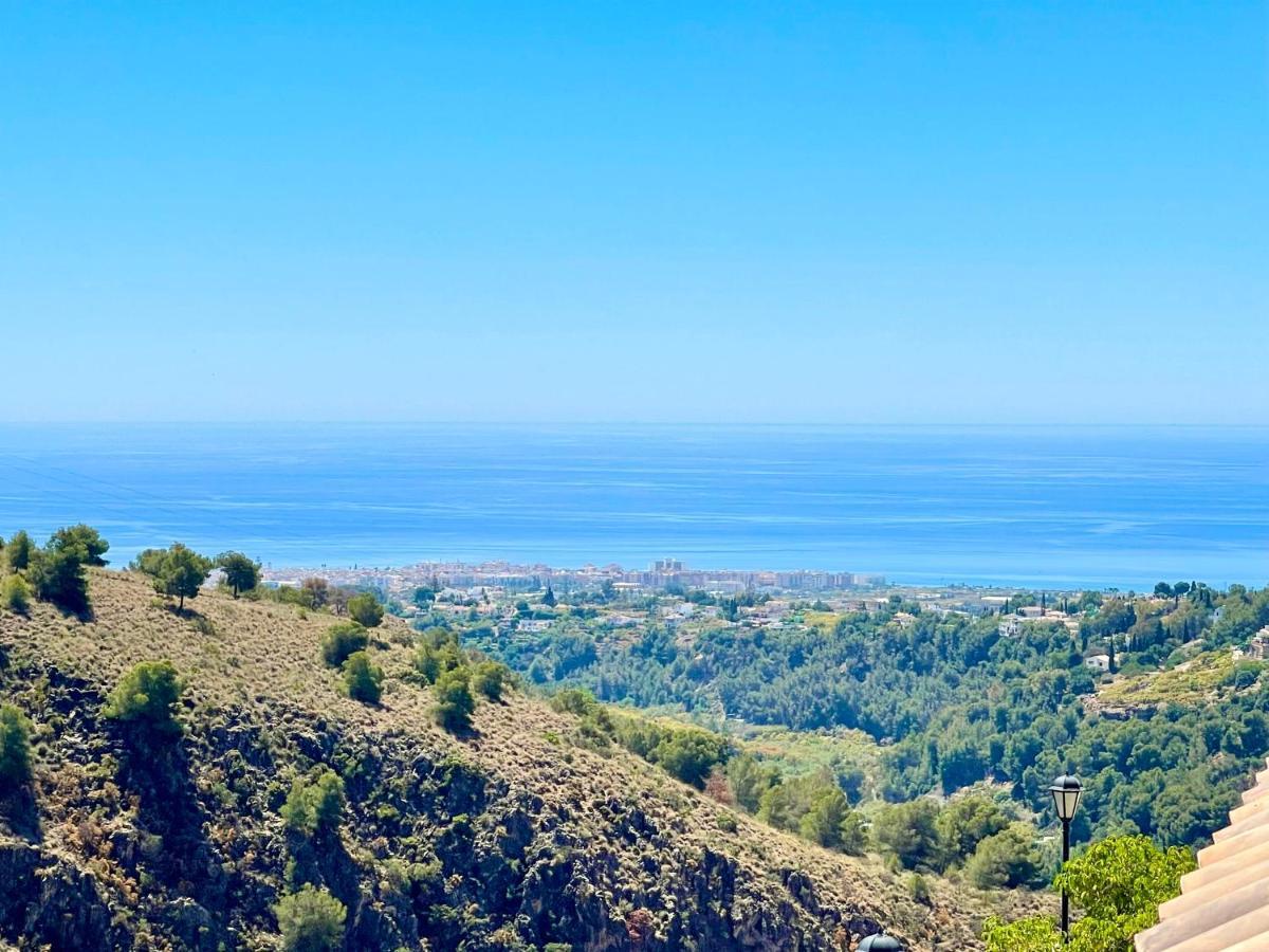 Apartamentos Axarquia , Frigiliana, Terraza Privada Con Vistas A La Montana Rio Y Al Mar Экстерьер фото