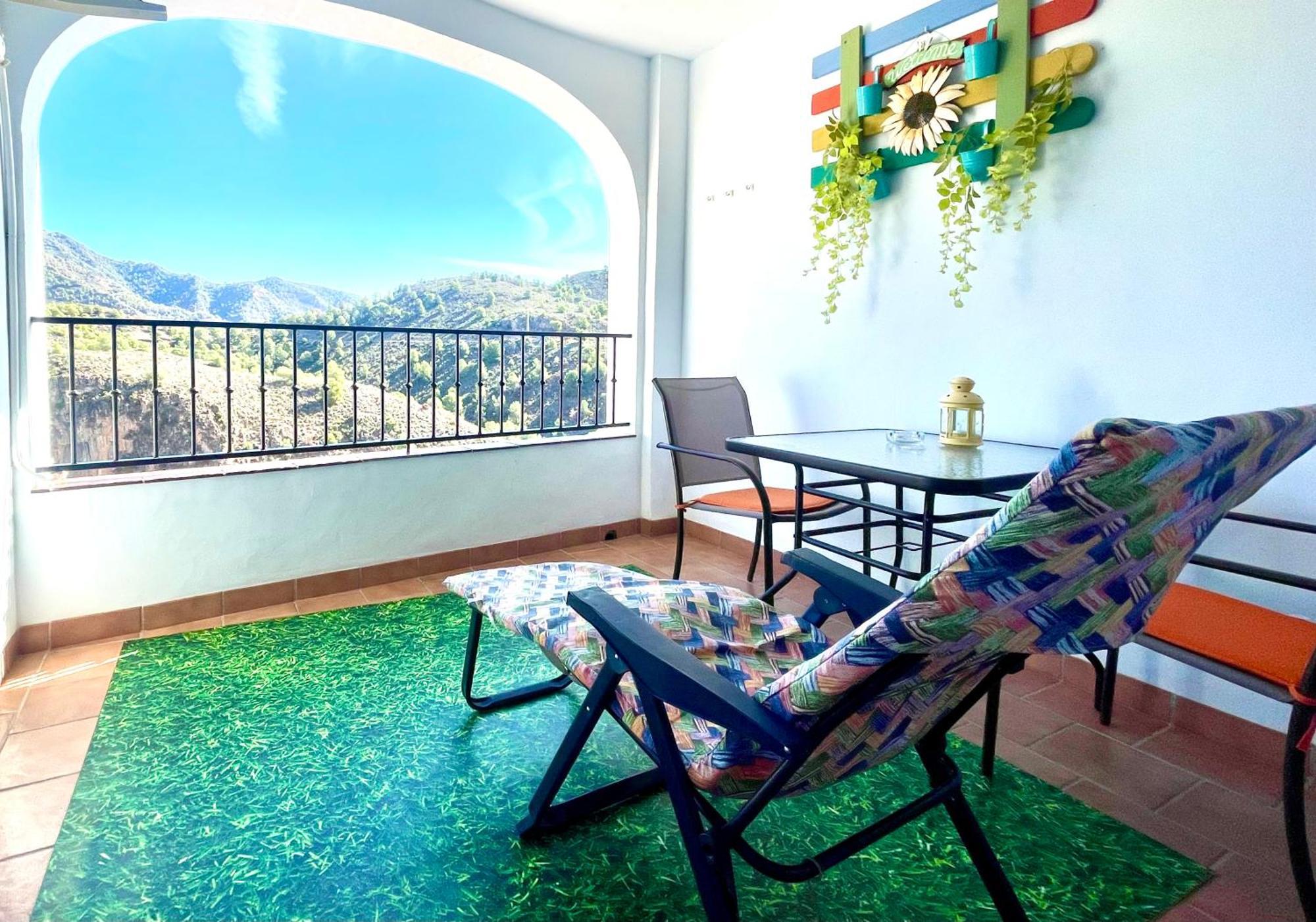 Apartamentos Axarquia , Frigiliana, Terraza Privada Con Vistas A La Montana Rio Y Al Mar Экстерьер фото