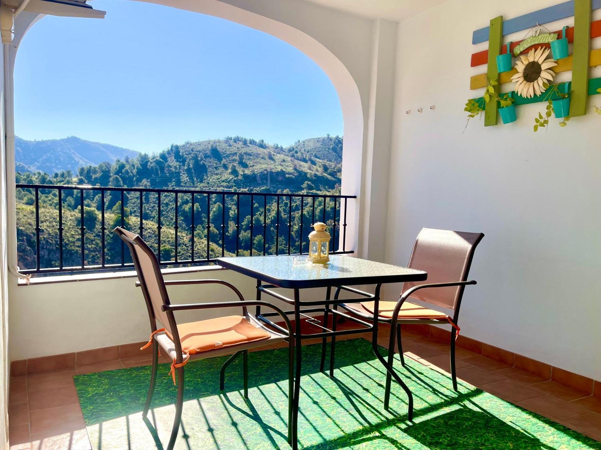 Apartamentos Axarquia , Frigiliana, Terraza Privada Con Vistas A La Montana Rio Y Al Mar Экстерьер фото