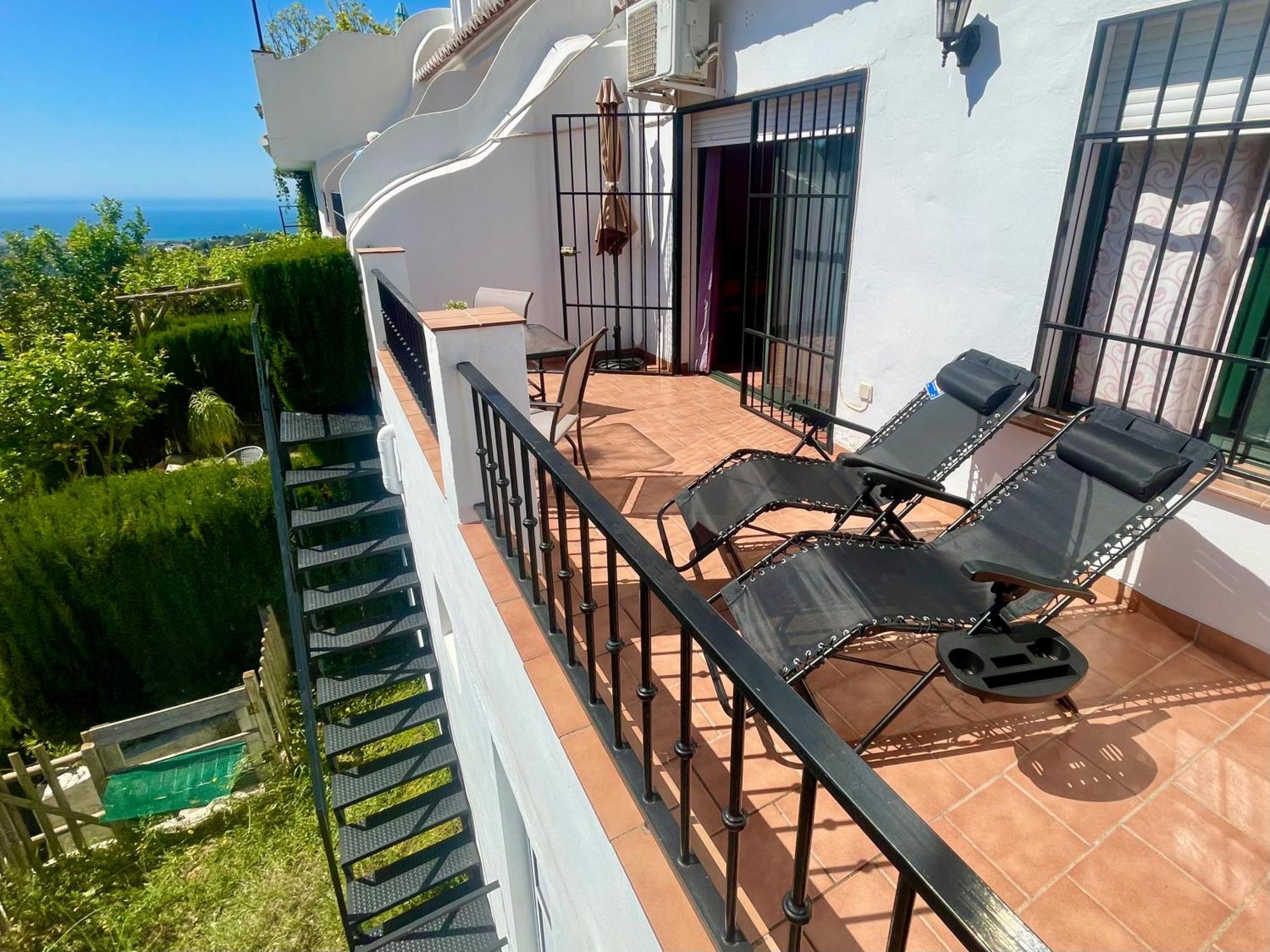 Apartamentos Axarquia , Frigiliana, Terraza Privada Con Vistas A La Montana Rio Y Al Mar Экстерьер фото