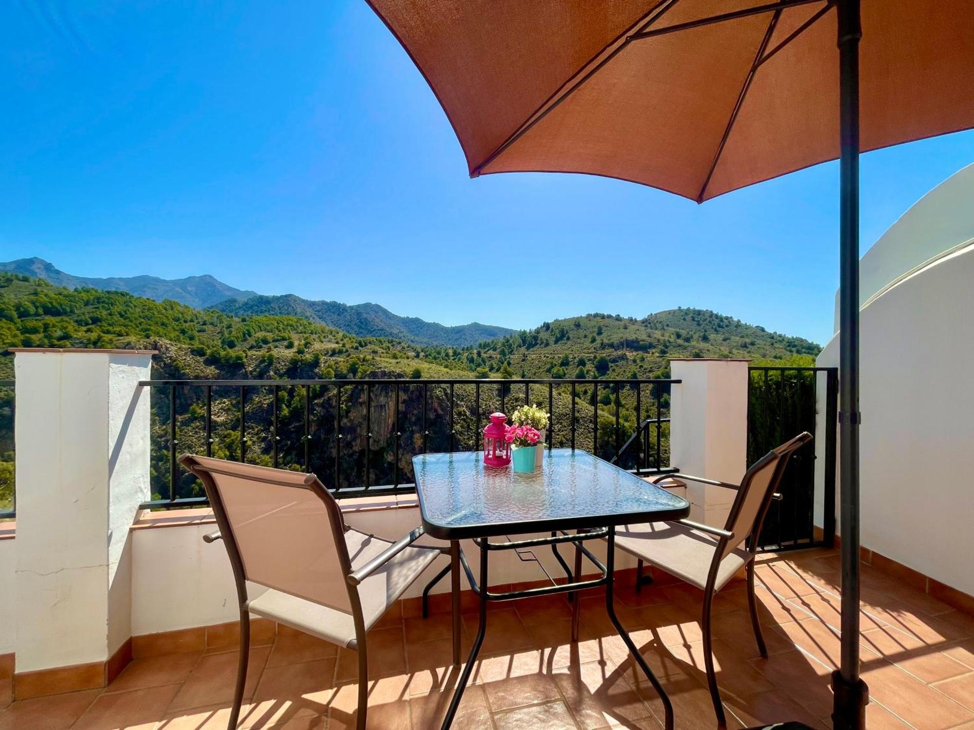 Apartamentos Axarquia , Frigiliana, Terraza Privada Con Vistas A La Montana Rio Y Al Mar Экстерьер фото